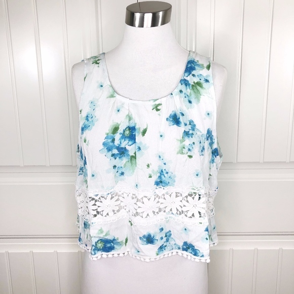 Papaya Clothing Timing White Blue Floral Crop Top - Picture 2 of 5